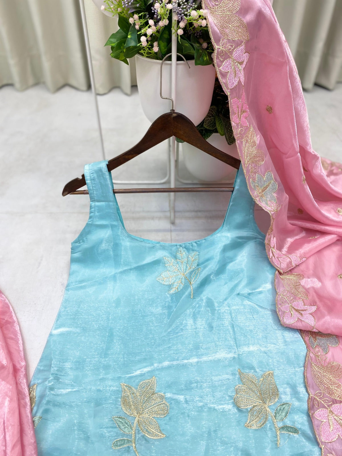 Designer Trending Jimmy Chu Suit Set