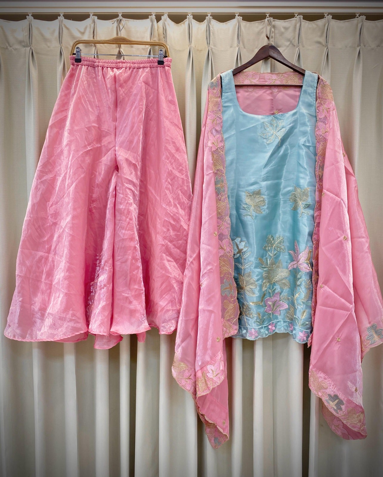 Designer Trending Jimmy Chu Suit Set