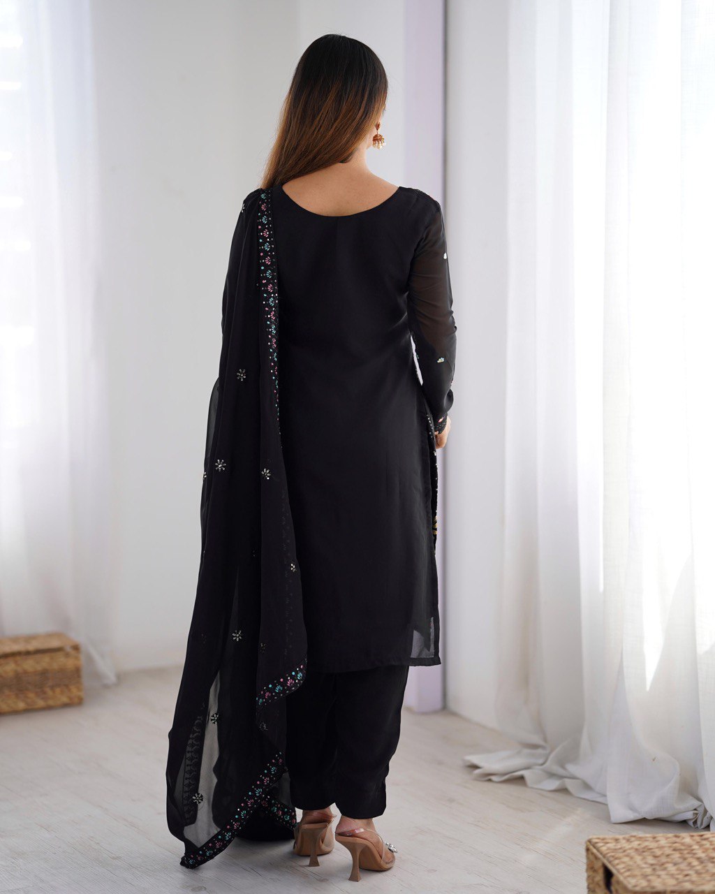 Wedding Special Thread & Sequence Work With Real Mirror Work Sut Set