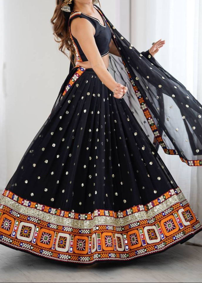 Navratri Special Gamthi Thred Work With Real Mirror🪞Sequnce work Lehenga Choli