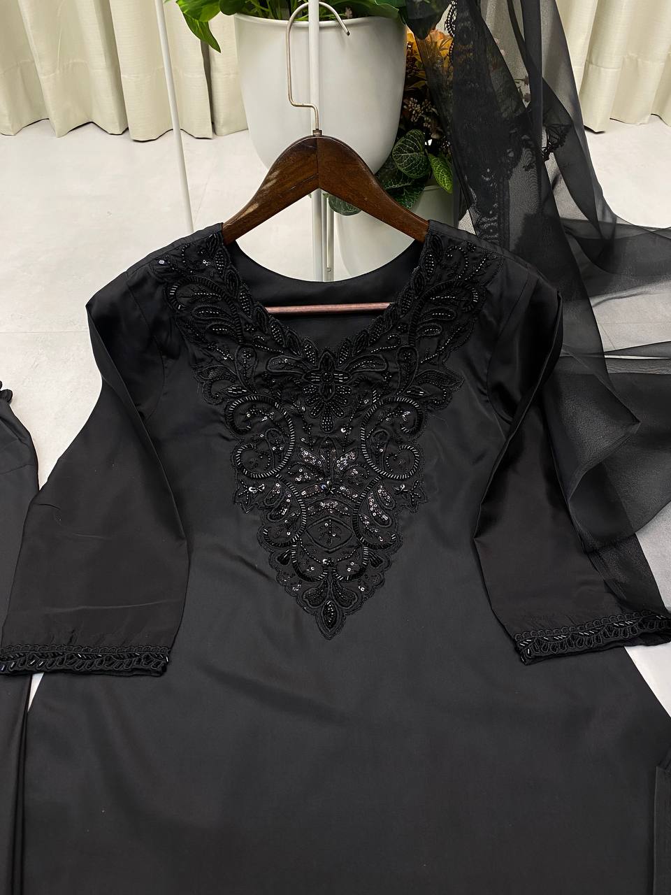 Beads Work On Kurti Plain Farshi Salwar With Organza Dupatta
